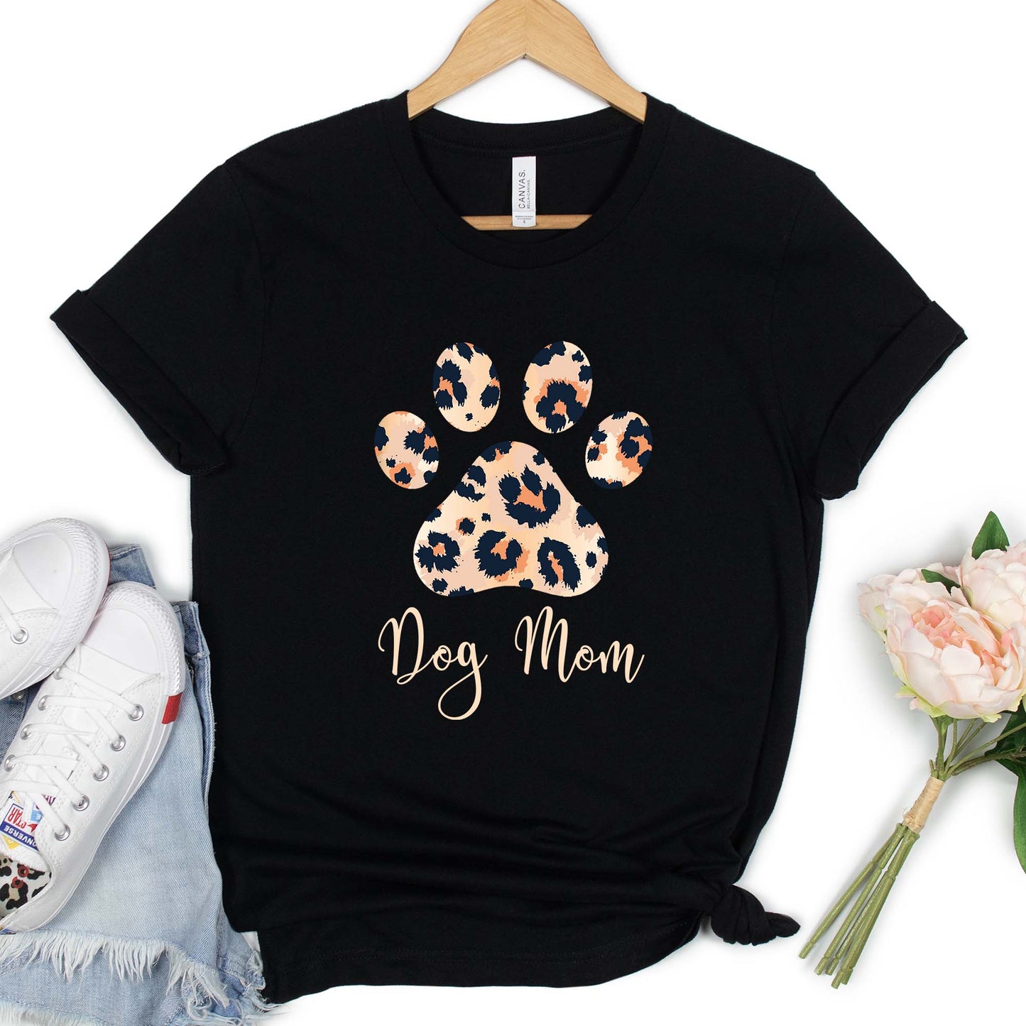 Dog Mom Graphic Tee