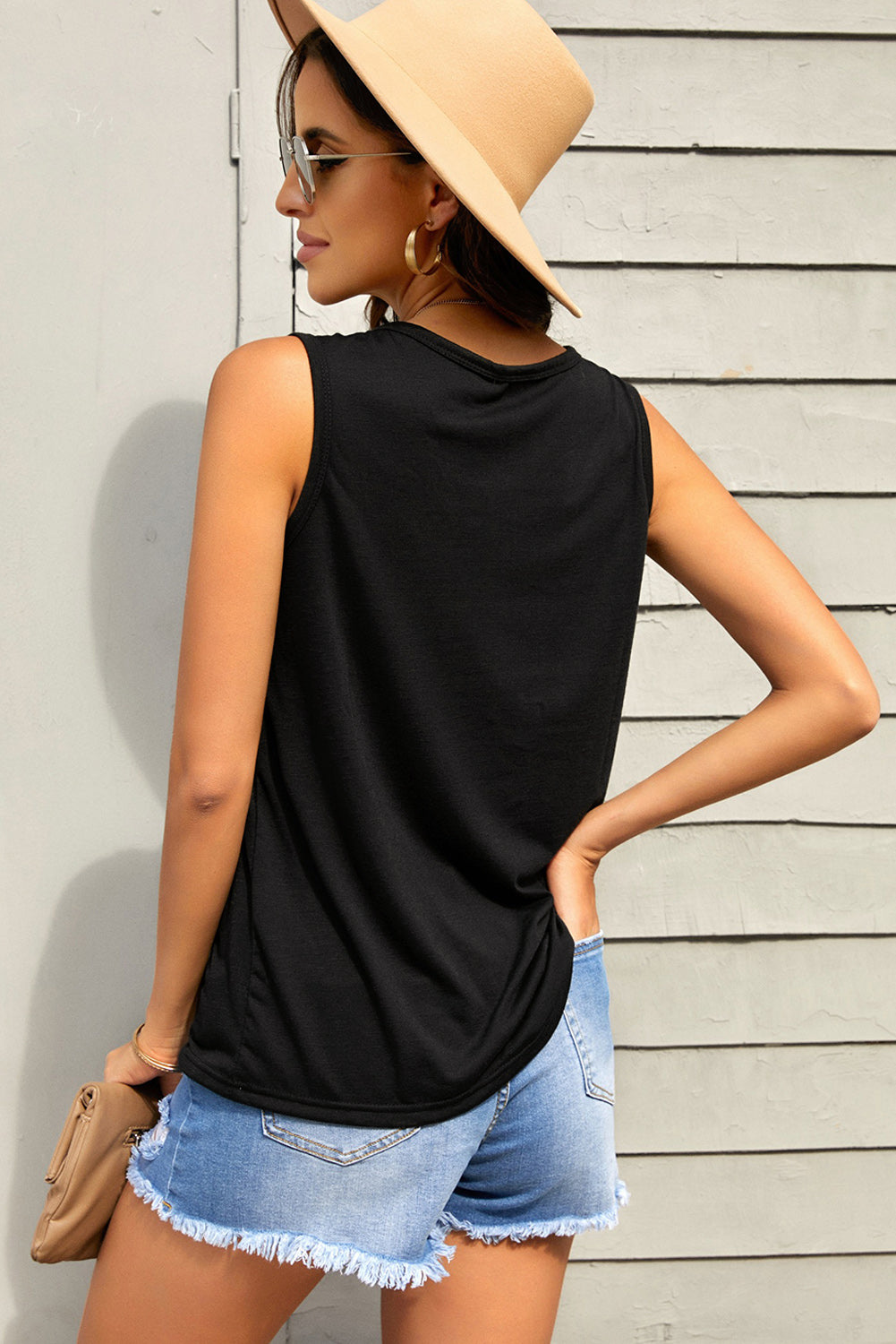 Quarter-Snap Scoop Neck Tank